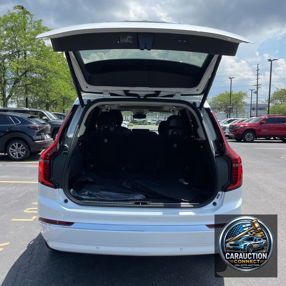 2025 Volvo XC90 B5 Plus Bright Theme 7P