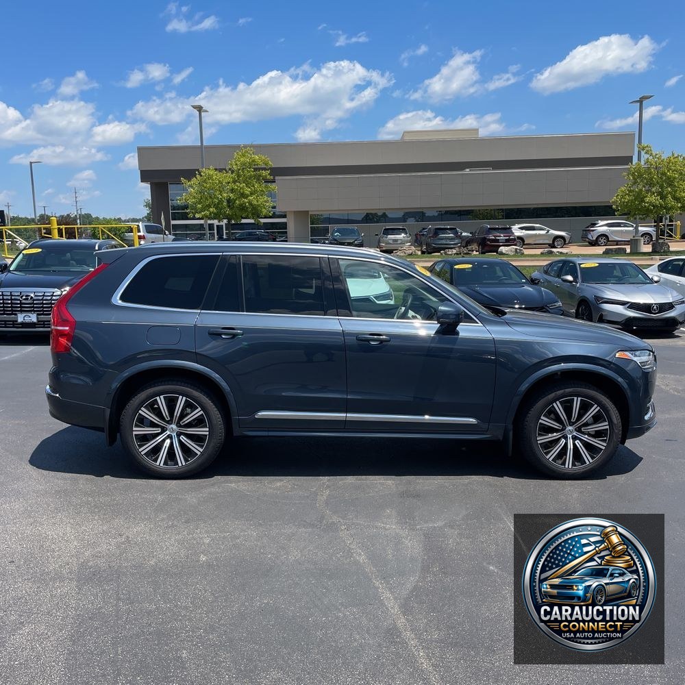 2025 Volvo XC90 B5 - Core