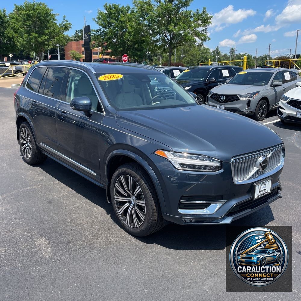 2025 Volvo XC90 B5 - Core