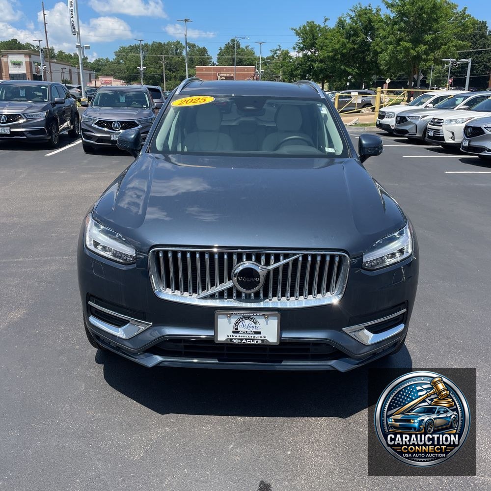 2025 Volvo XC90 B5 - Core