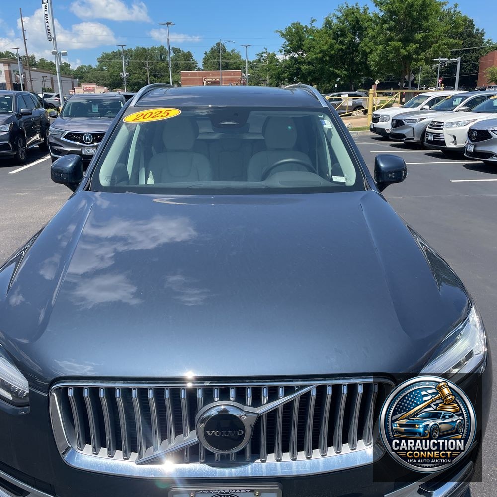 2025 Volvo XC90 B5 - Core