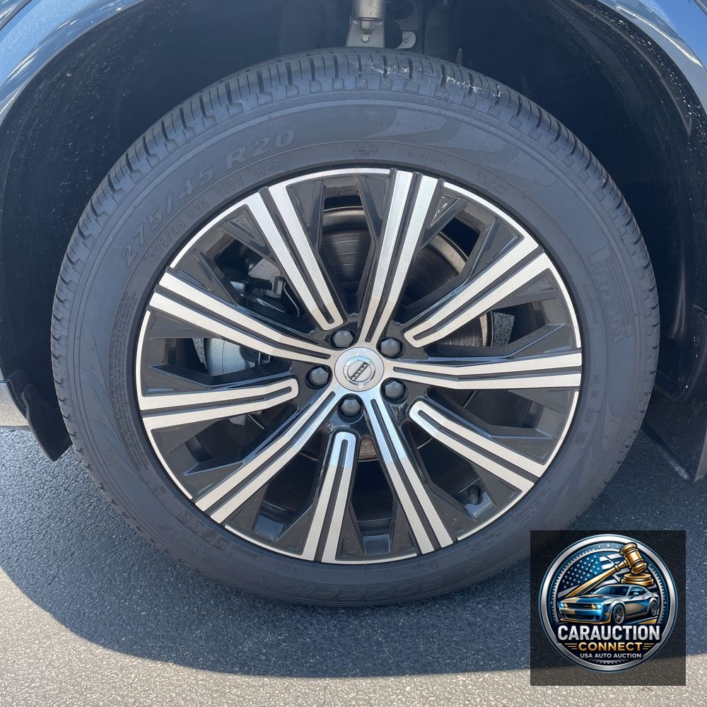 2025 Volvo XC90 B5 - Core
