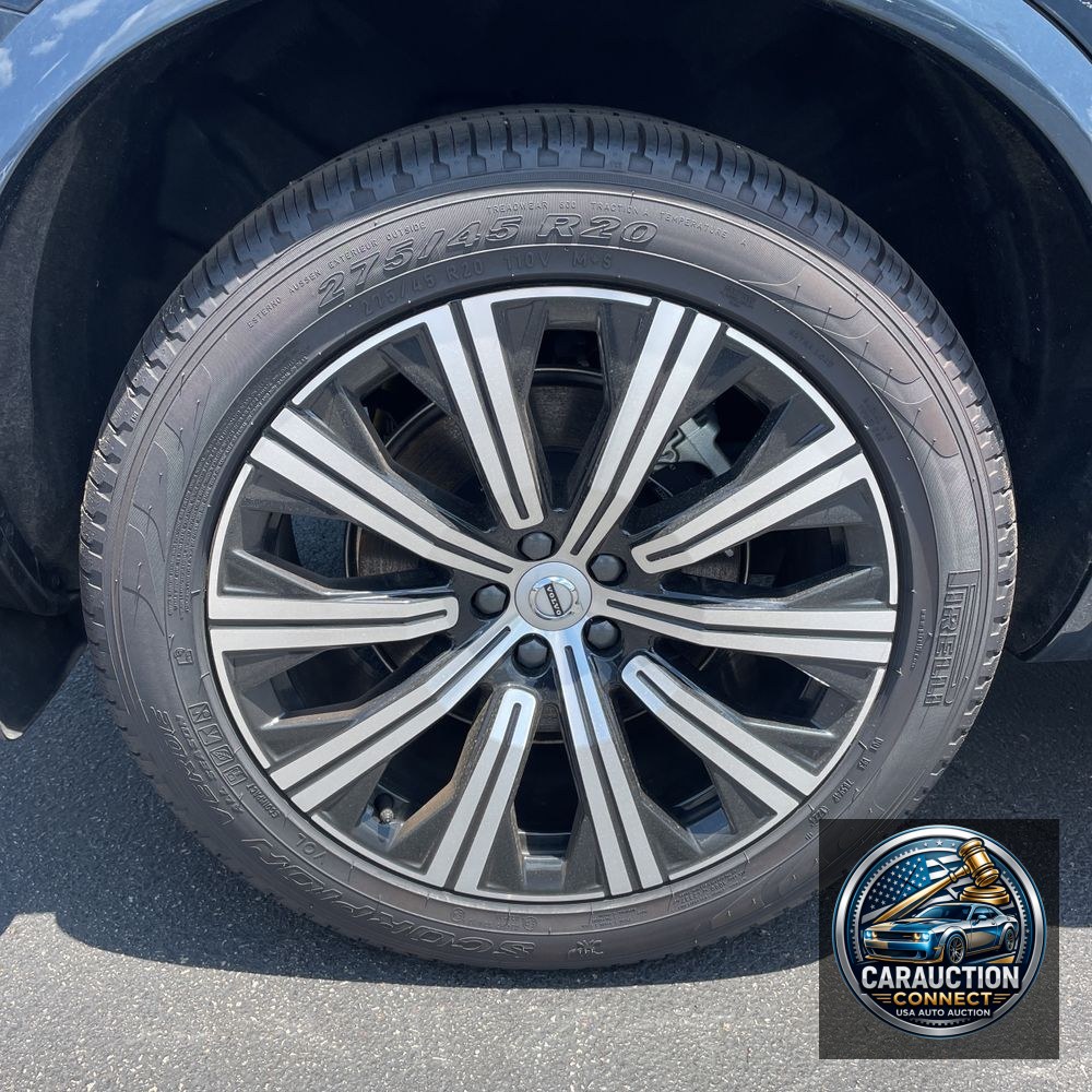 2025 Volvo XC90 B5 - Core