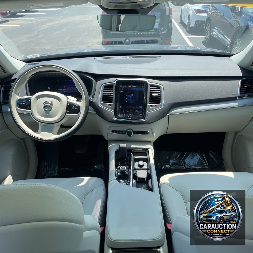 2025 Volvo XC90 B5 - Core