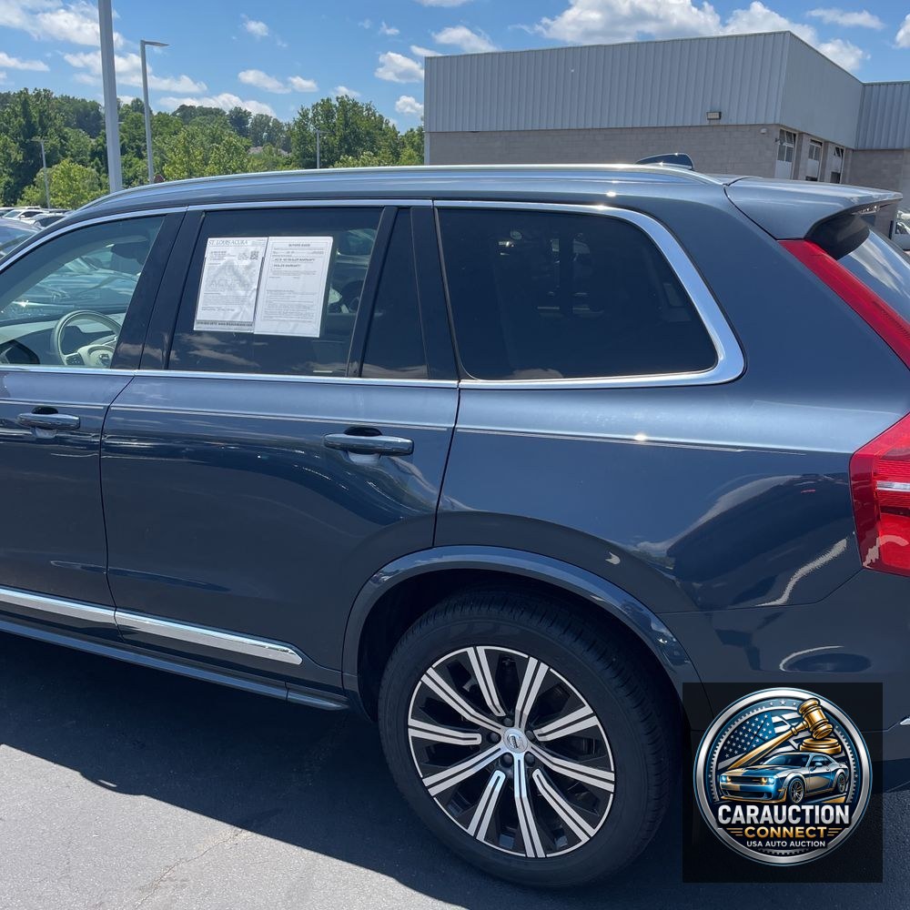 2025 Volvo XC90 B5 - Core