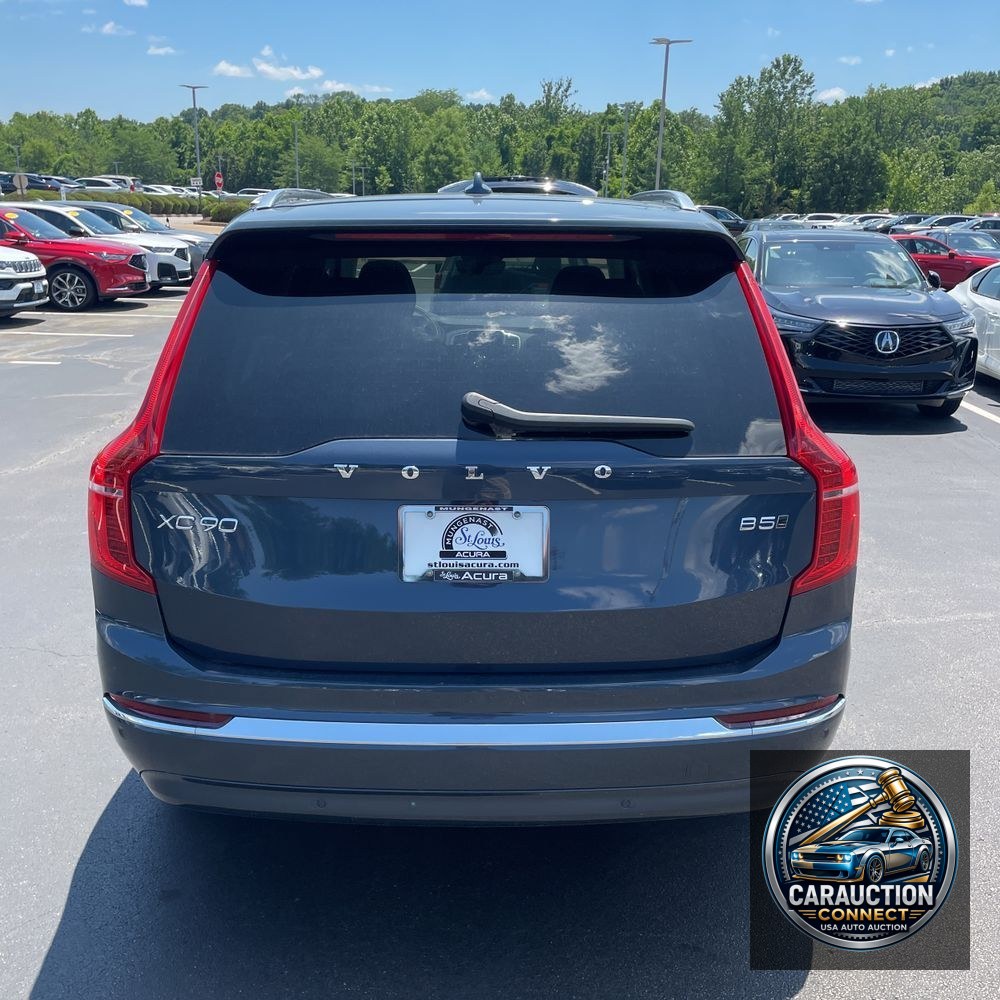 2025 Volvo XC90 B5 - Core