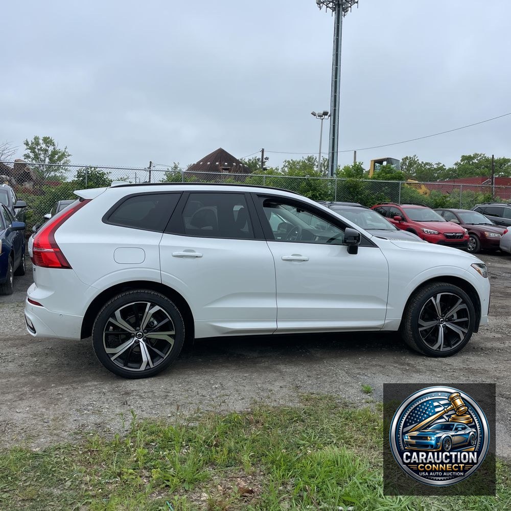 2025 Volvo XC60 B5 - Ultra