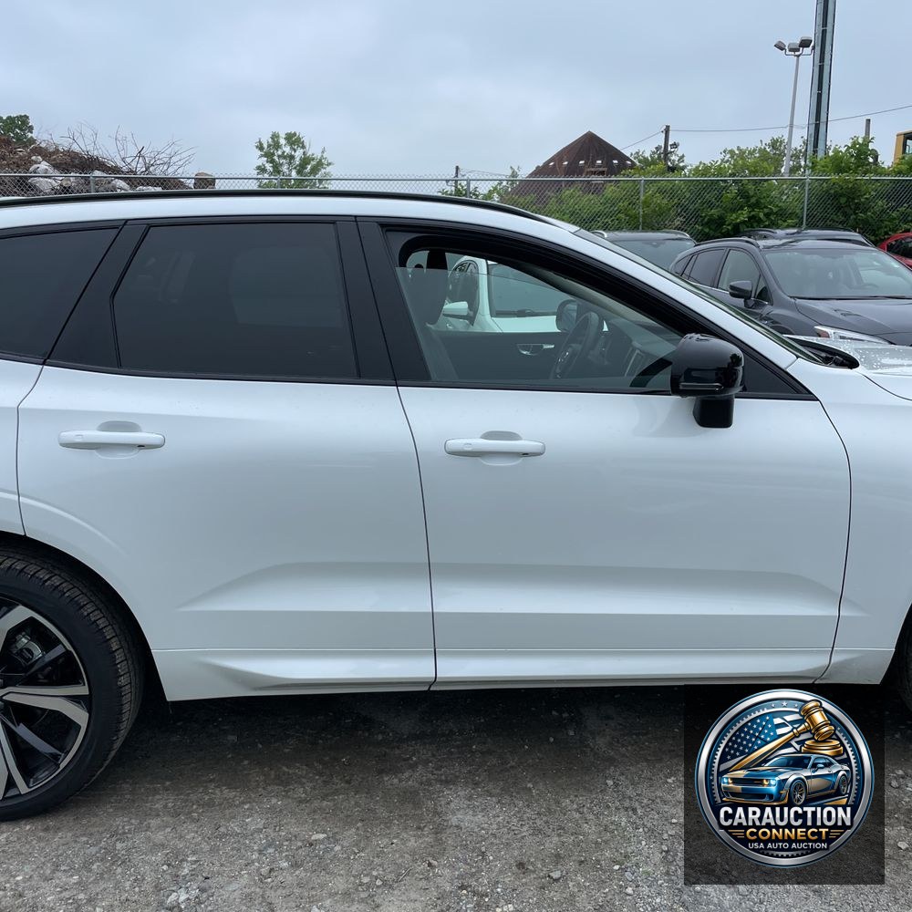 2025 Volvo XC60 B5 - Ultra