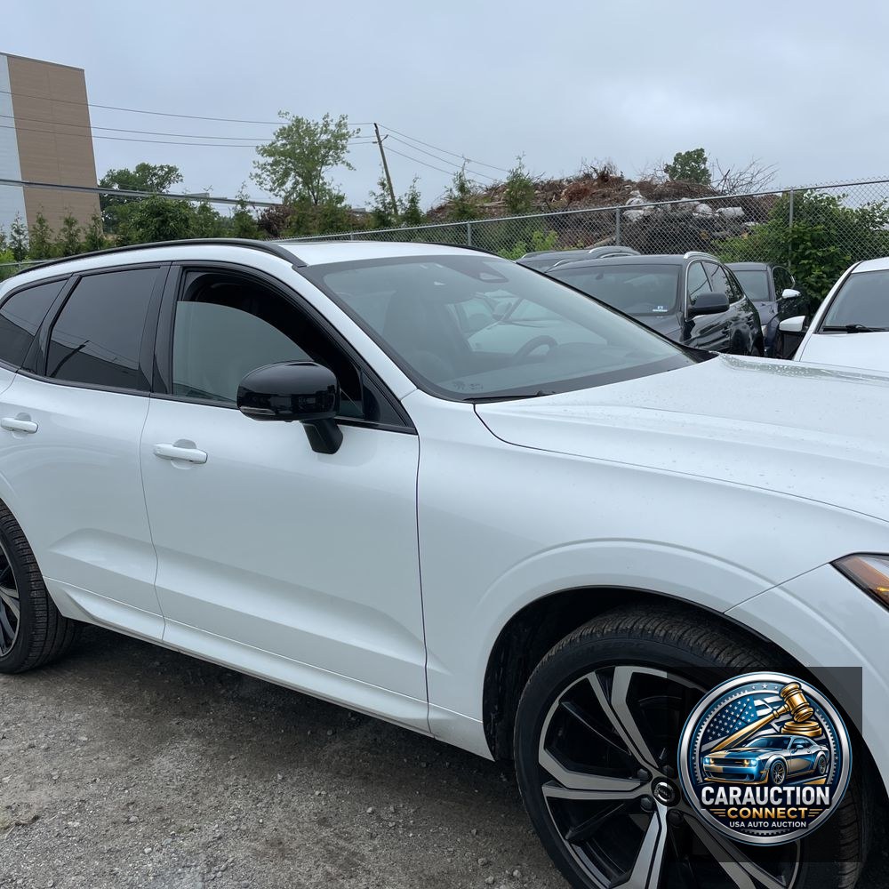 2025 Volvo XC60 B5 - Ultra