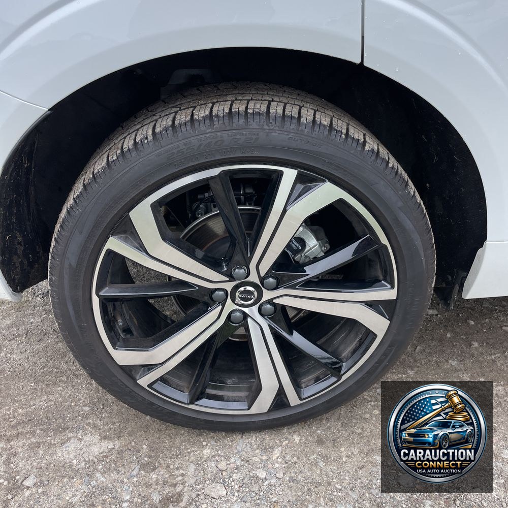 2025 Volvo XC60 B5 - Ultra