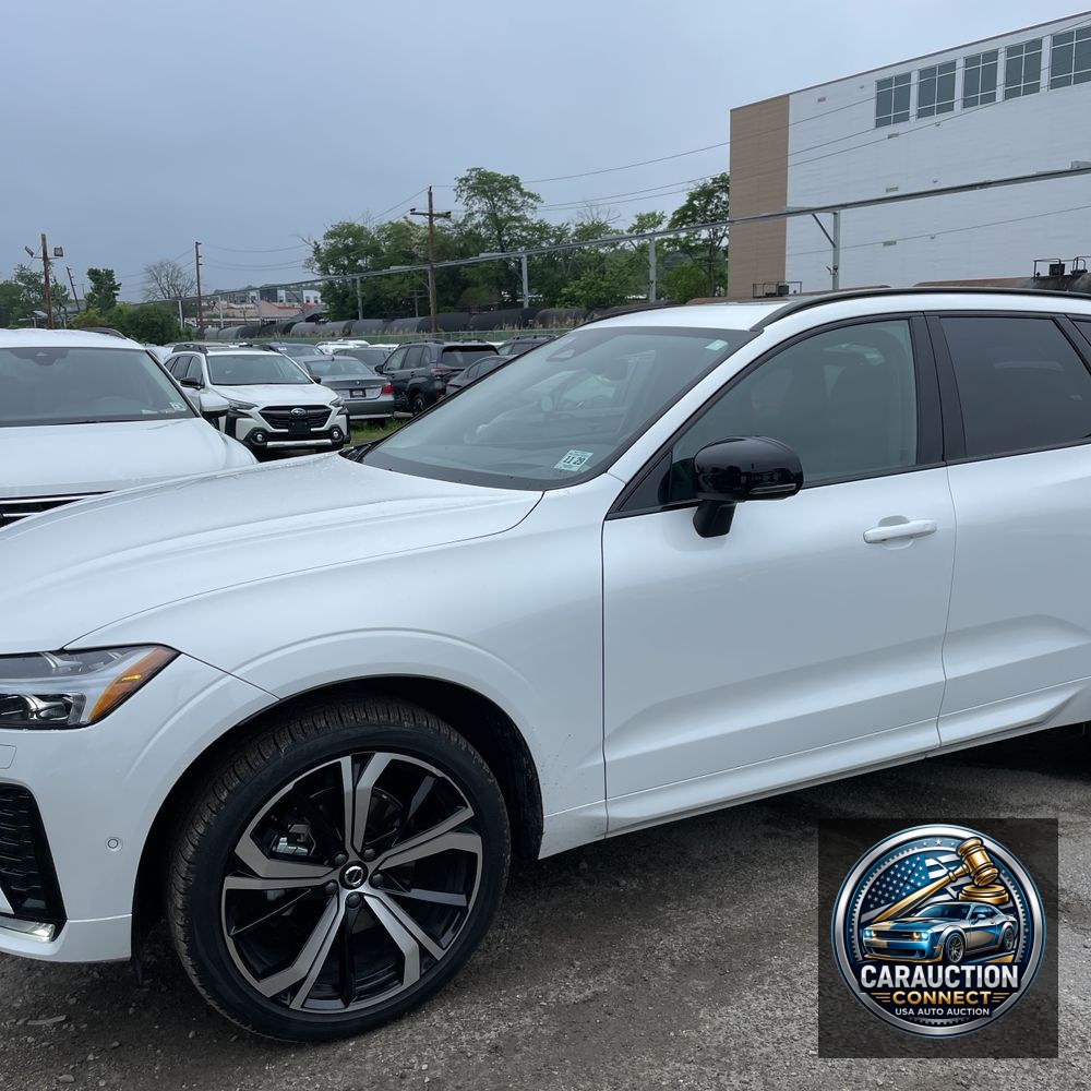 2025 Volvo XC60 B5 - Ultra