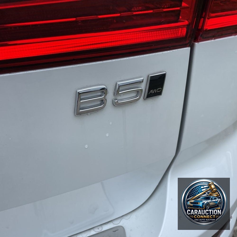 2025 Volvo XC60 B5 - Ultra