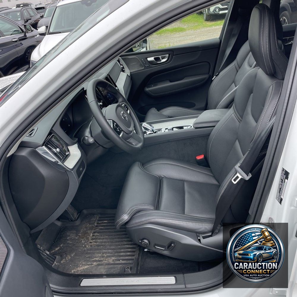 2025 Volvo XC60 B5 - Ultra