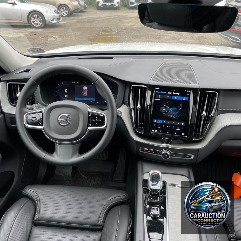 2025 Volvo XC60 B5 - Ultra
