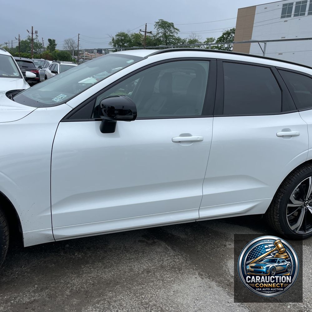 2025 Volvo XC60 B5 - Ultra