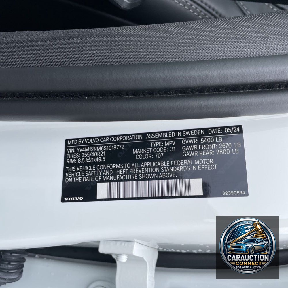 2025 Volvo XC60 B5 - Ultra