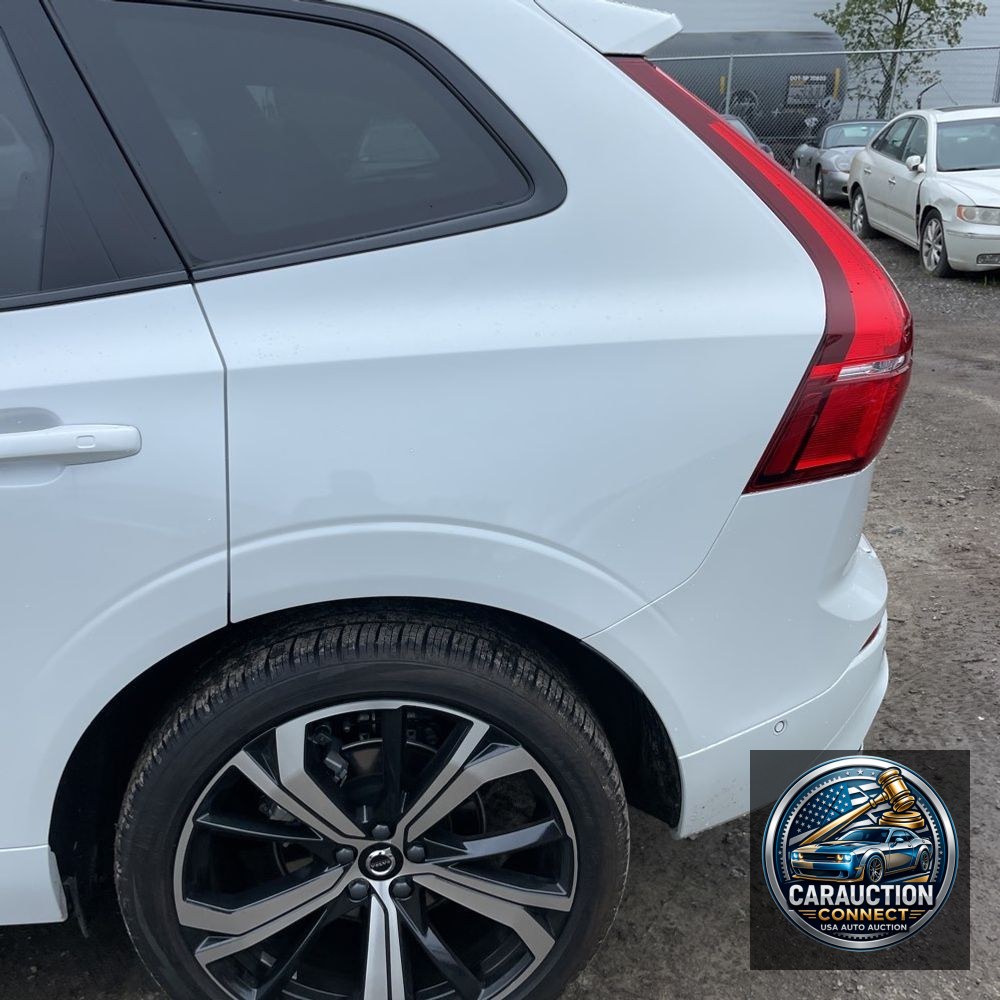 2025 Volvo XC60 B5 - Ultra