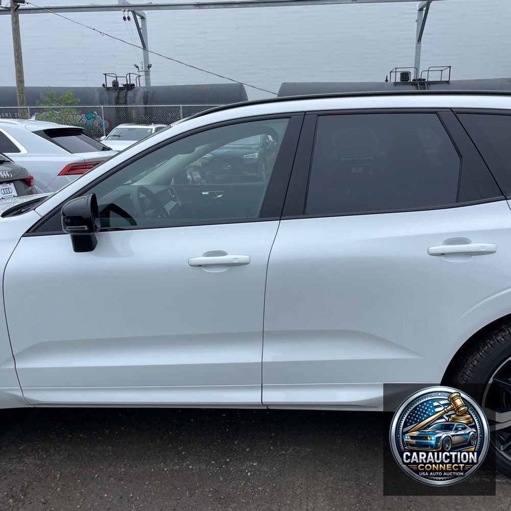 2025 Volvo XC60 B5 - Ultra