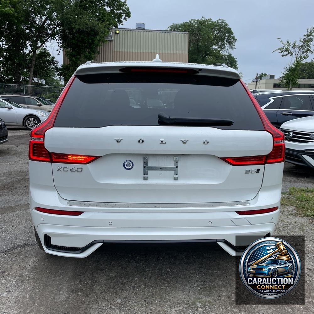 2025 Volvo XC60 B5 - Ultra