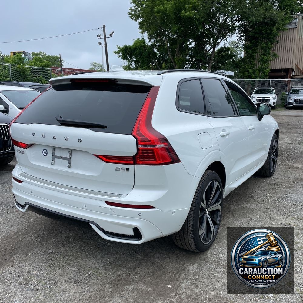 2025 Volvo XC60 B5 - Ultra