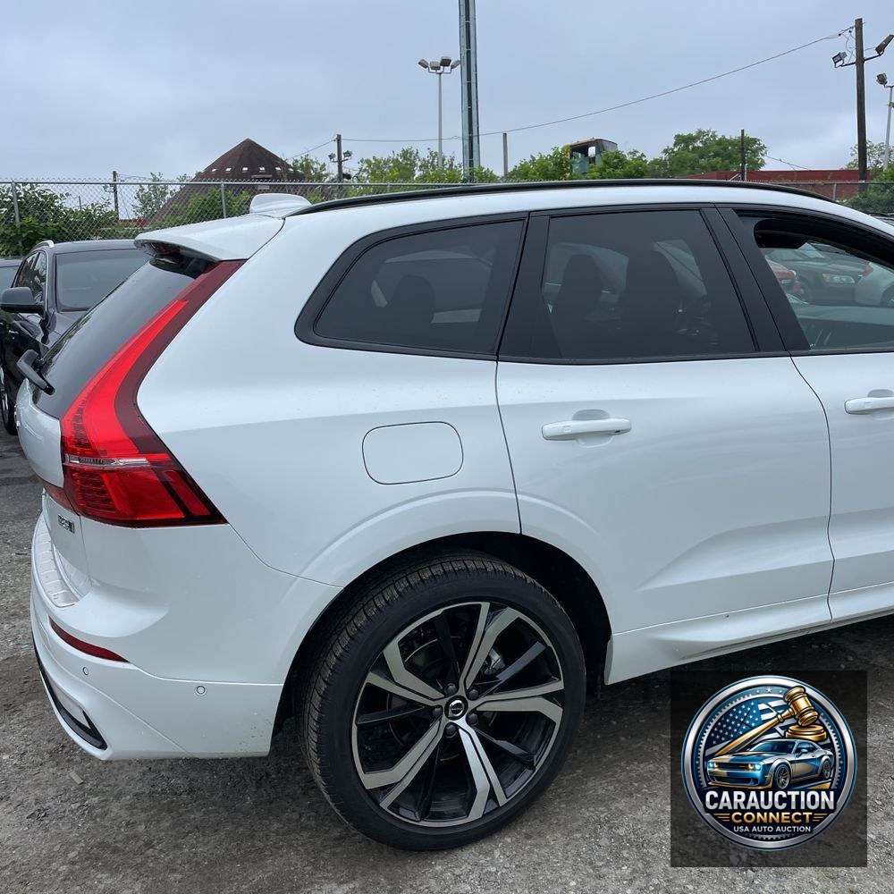 2025 Volvo XC60 B5 - Ultra