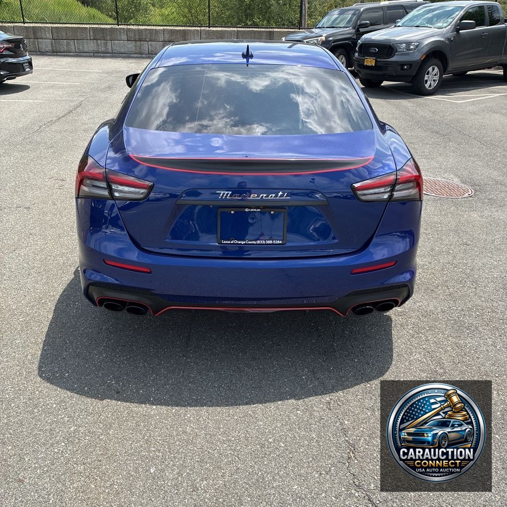 2022 Maserati Ghibli Trofeo
