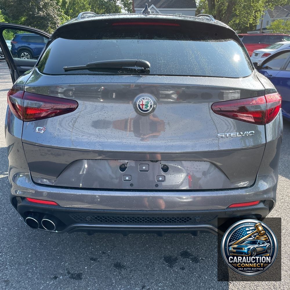 2023 Alfa Romeo Stelvio Quadrifoglio