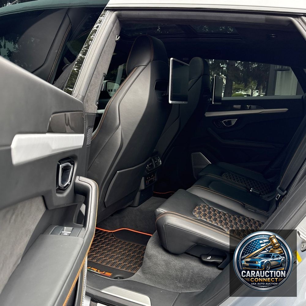 2020 Lamborghini Urus Base