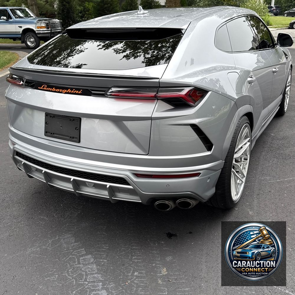 2020 Lamborghini Urus Base