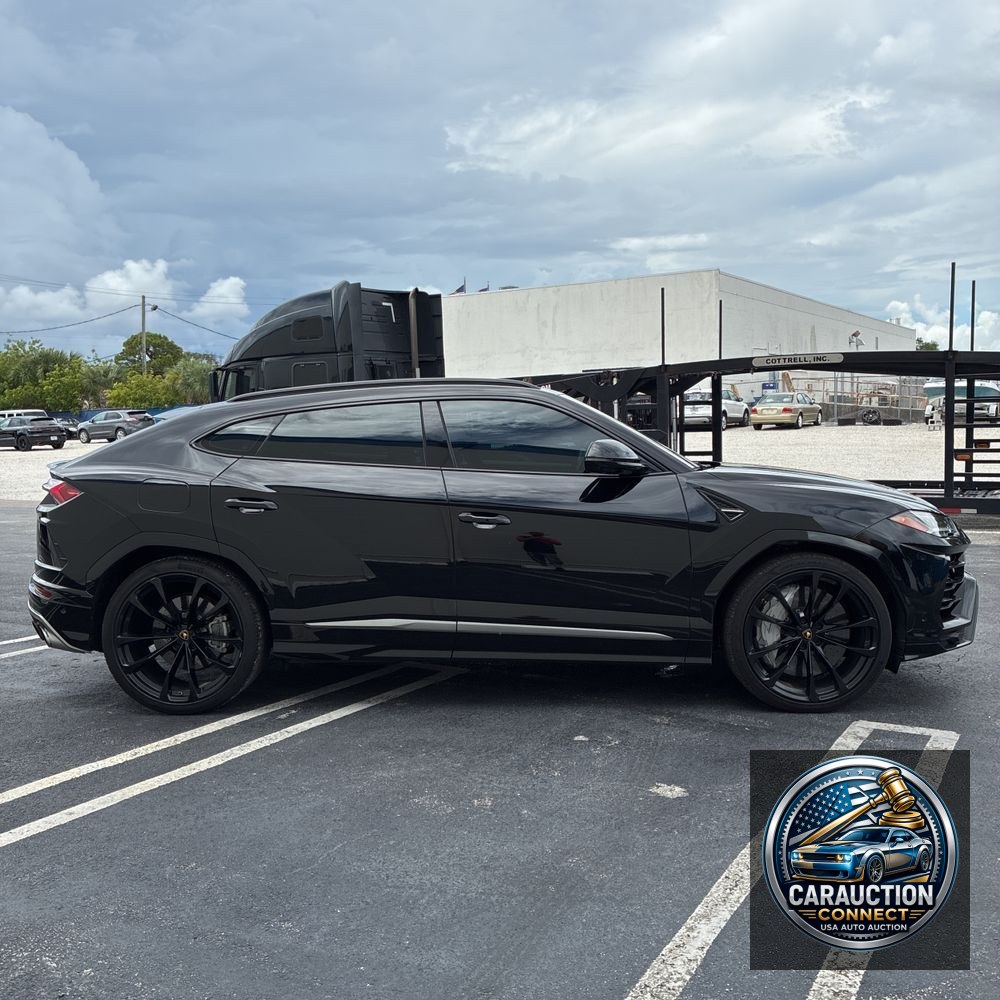 2020 Lamborghini Urus Base