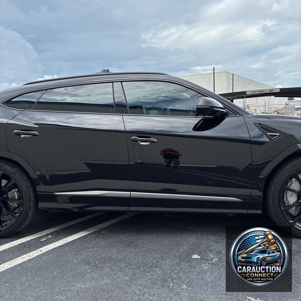 2020 Lamborghini Urus Base