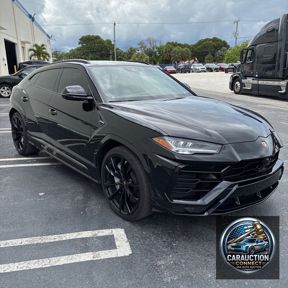 2020 Lamborghini Urus Base