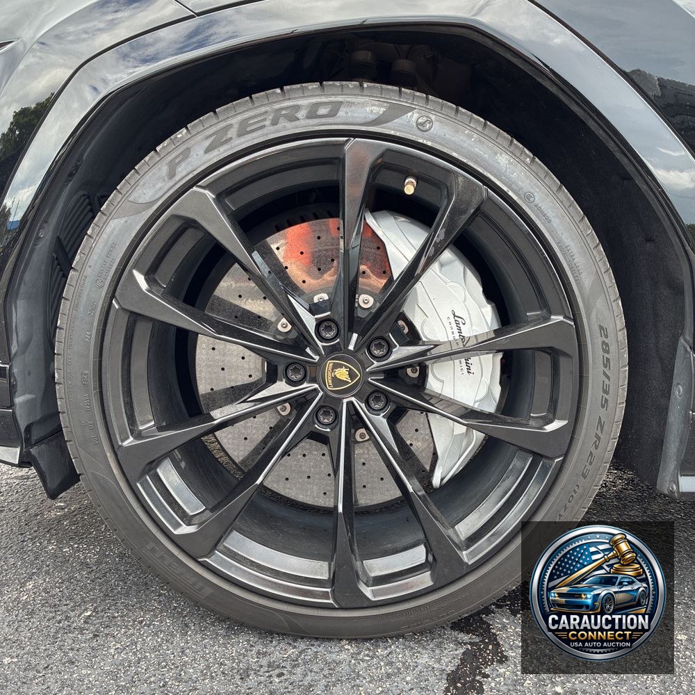 2020 Lamborghini Urus Base