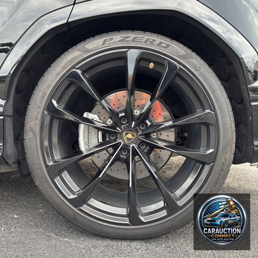 2020 Lamborghini Urus Base