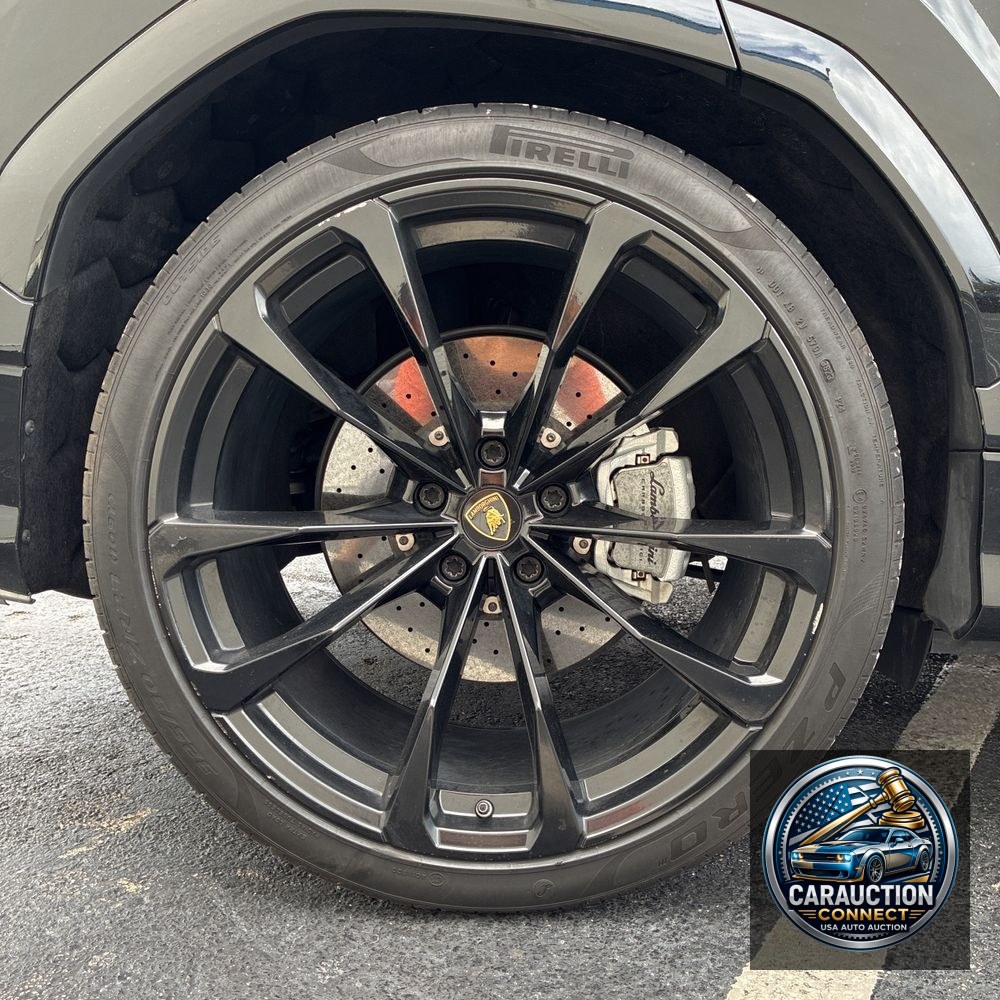 2020 Lamborghini Urus Base