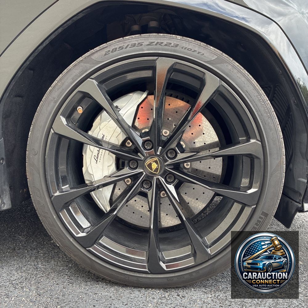 2020 Lamborghini Urus Base