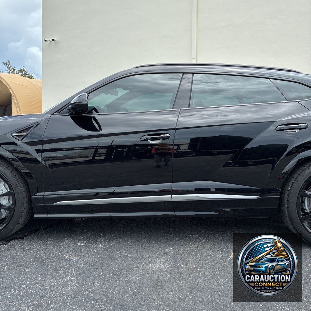 2020 Lamborghini Urus Base