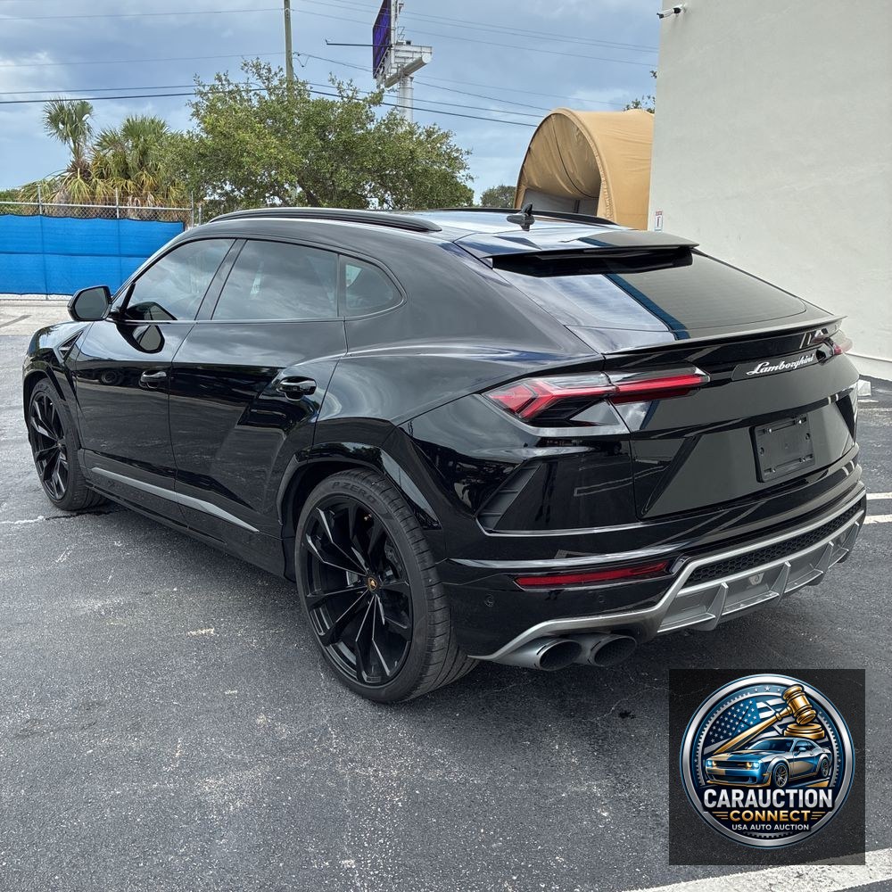 2020 Lamborghini Urus Base