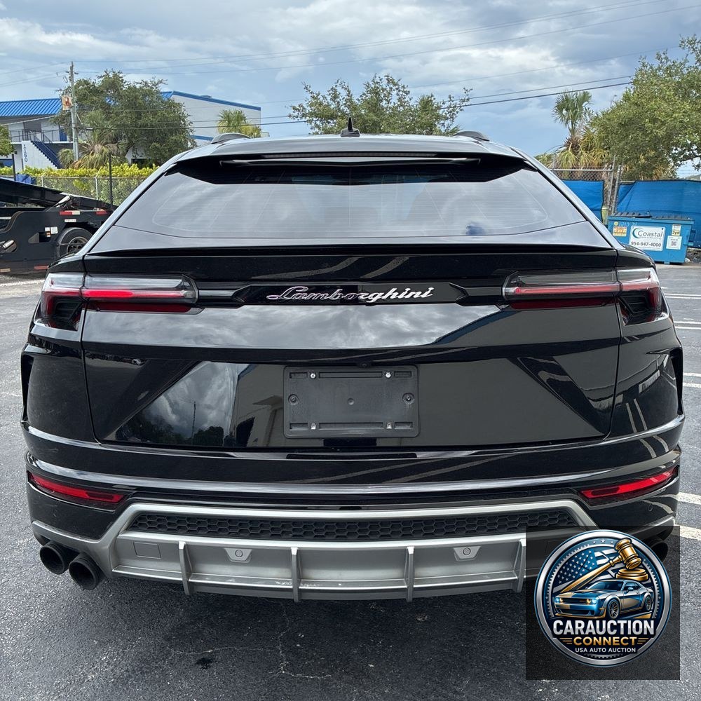 2020 Lamborghini Urus Base