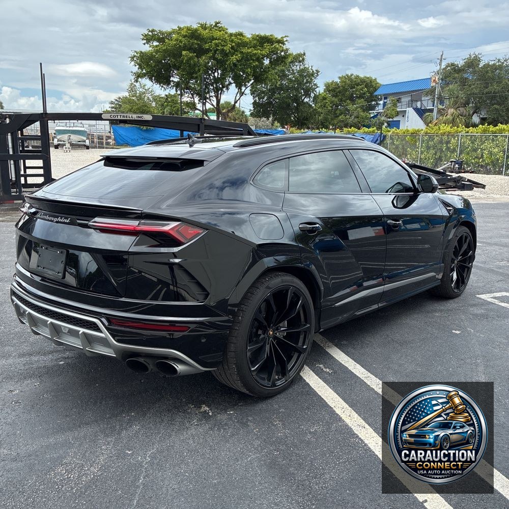 2020 Lamborghini Urus Base