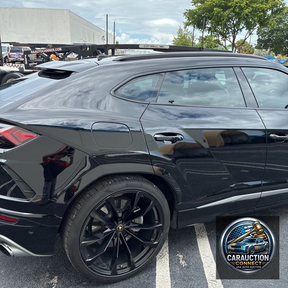 2020 Lamborghini Urus Base