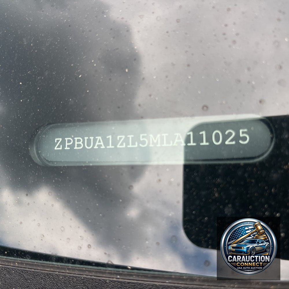 2021 Lamborghini Urus Base