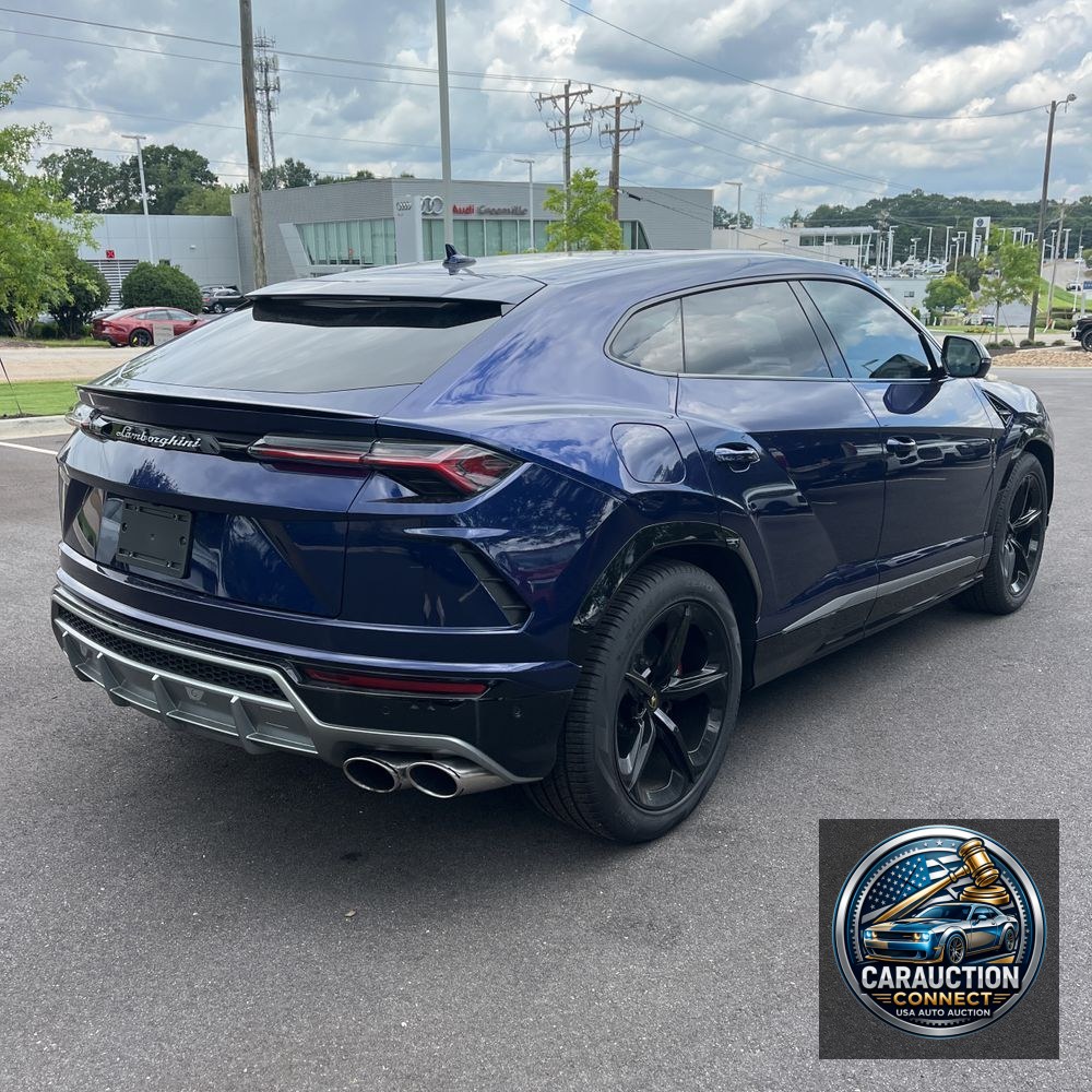 2021 Lamborghini Urus Base
