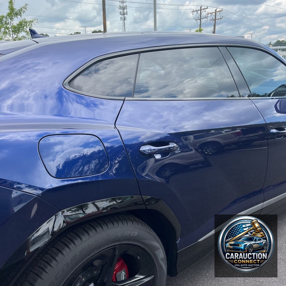 2021 Lamborghini Urus Base