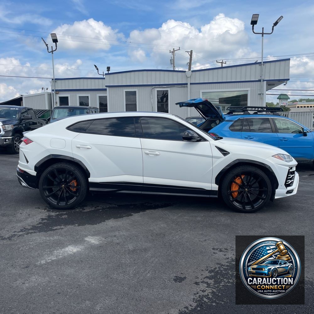 2020 Lamborghini Urus Base