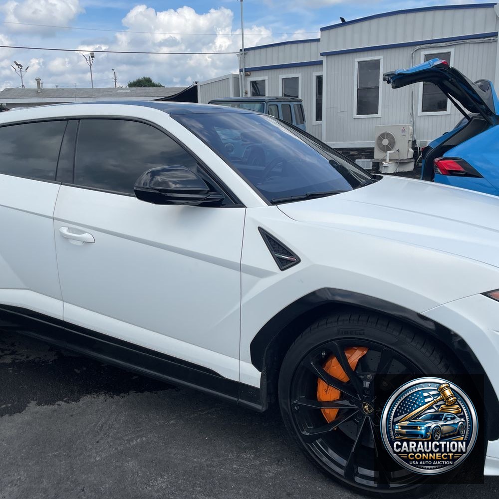 2020 Lamborghini Urus Base