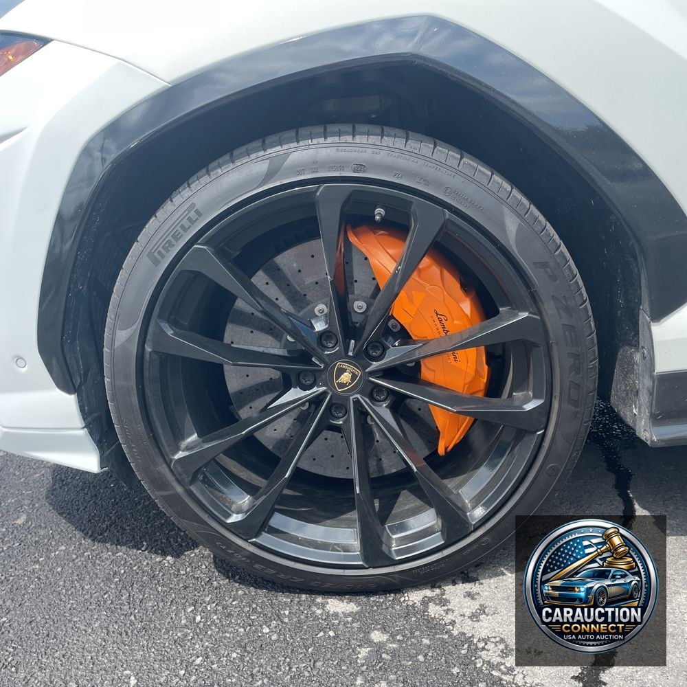 2020 Lamborghini Urus Base