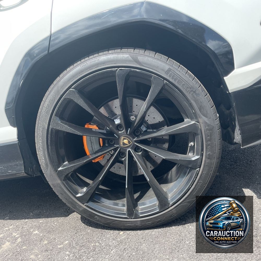 2020 Lamborghini Urus Base