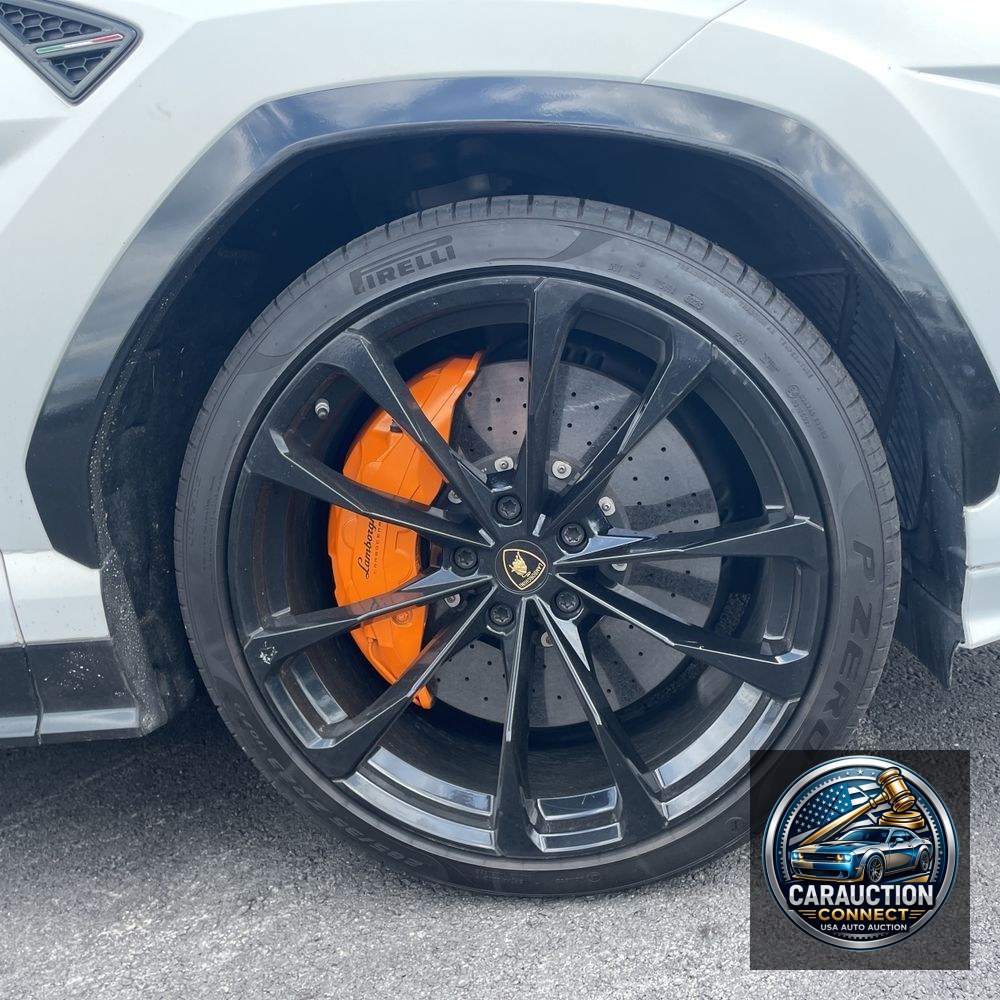 2020 Lamborghini Urus Base