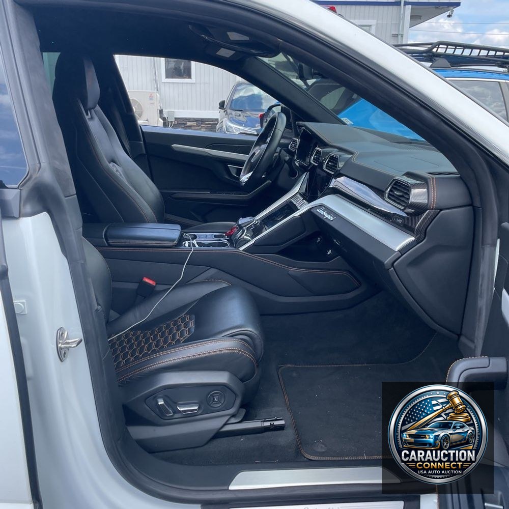 2020 Lamborghini Urus Base